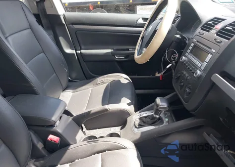 2008 Volkswagen Jetta Se/Sel z USA, uszkodzony, nr VIN 3VWRZ71KX8M192099